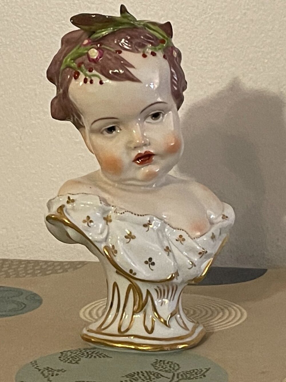 ROYAL CROWN DERBY LIBRARY BUST